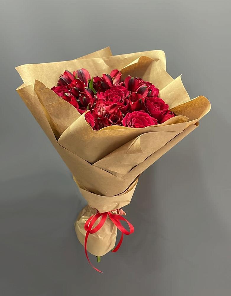 Букет цветов из: Альстромерии и Розы в Нижнетроицкий