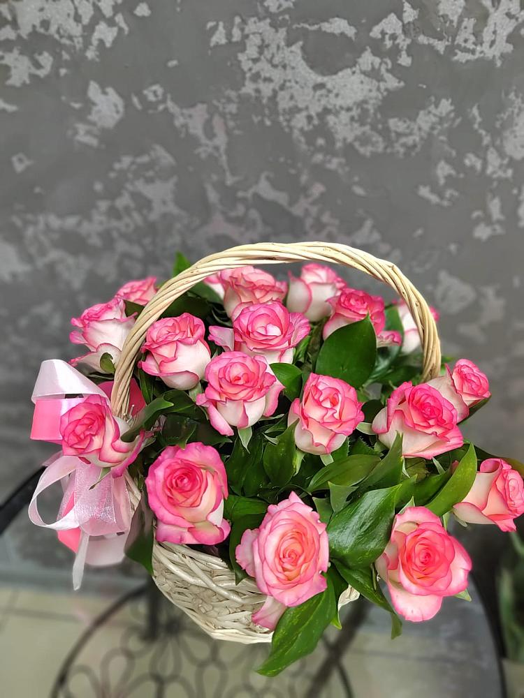 Цветочная композиция из Розы в корзине в Нижнетроицкий