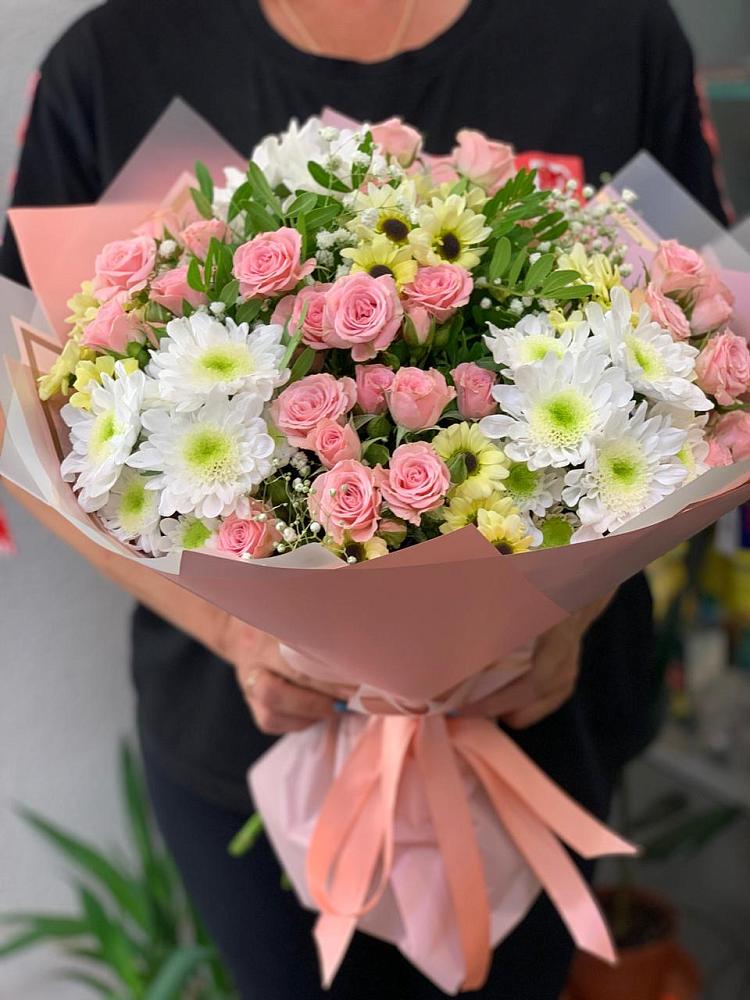 Букет цветов из: Розы и Хризантемы в Нижнетроицкий