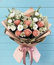 Букет цветов из:  Розы, Альстромерии и Лизиантусы в Нижнетроицкий