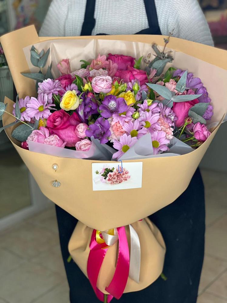 Букет цветов из: Хризантемы, Гвоздики и Альстромерии в Нижнетроицкий