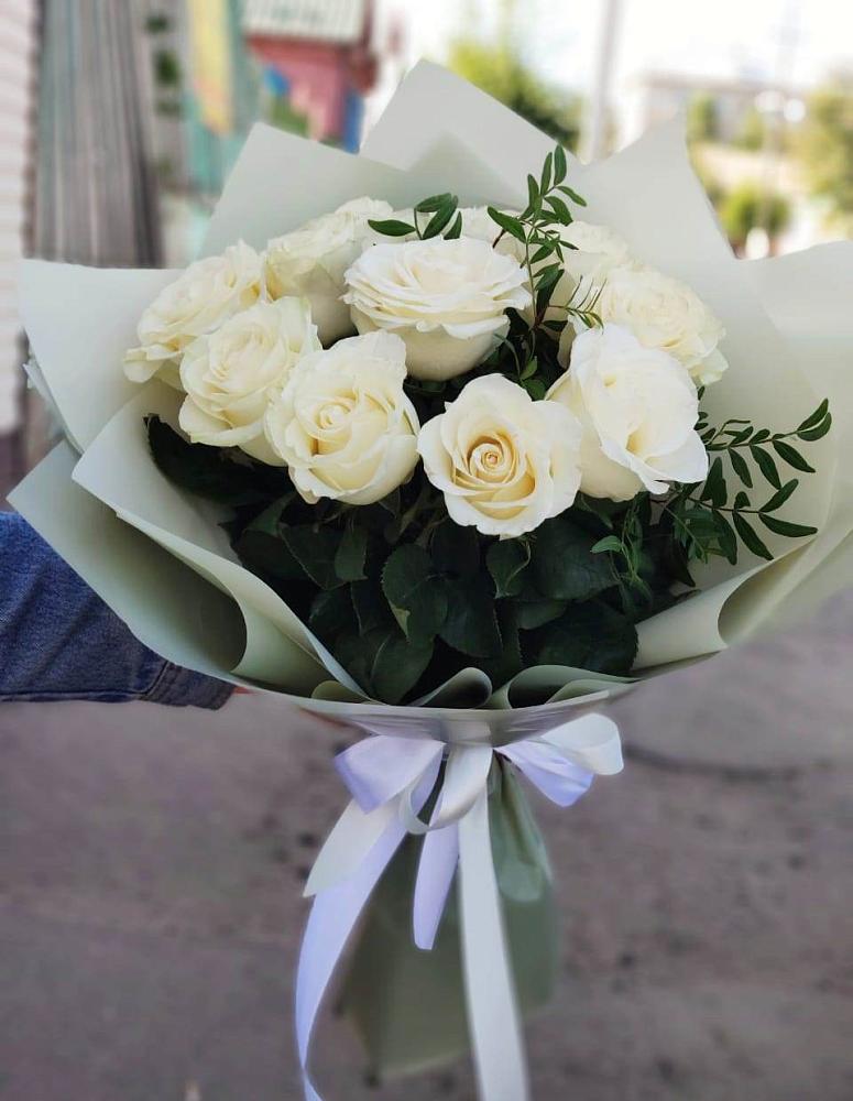 Букет Белые розы Проуд в Нижнетроицкий
