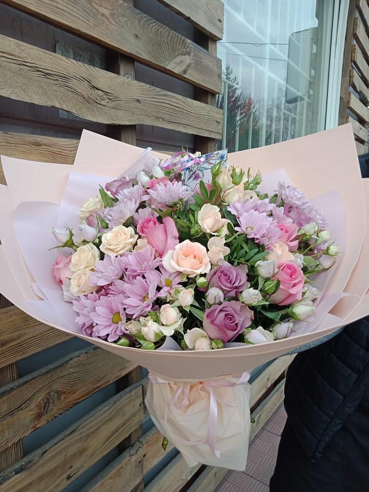 Букет цветов из: Розы и Хризантемы в Нижнетроицкий