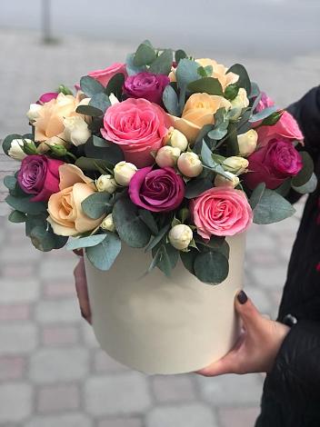Цветочная композиция из Розы в шляпной коробке в Нижнетроицкий