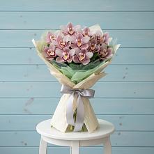 Букет цветов из:  Орхидеи и Розы в Нижнетроицкий