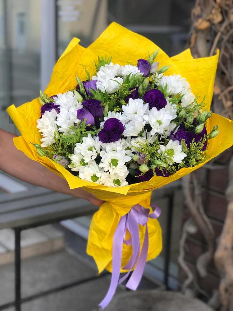 Букет цветов из: Ирисы, Хризантемы и Ромашки в Нижнетроицкий