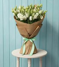 Букет цветов из:  Лизиантусы в Нижнетроицкий