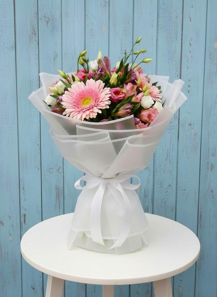 Букет цветов из: Герберы, Альстромерии и Лизиантусы в Нижнетроицкий