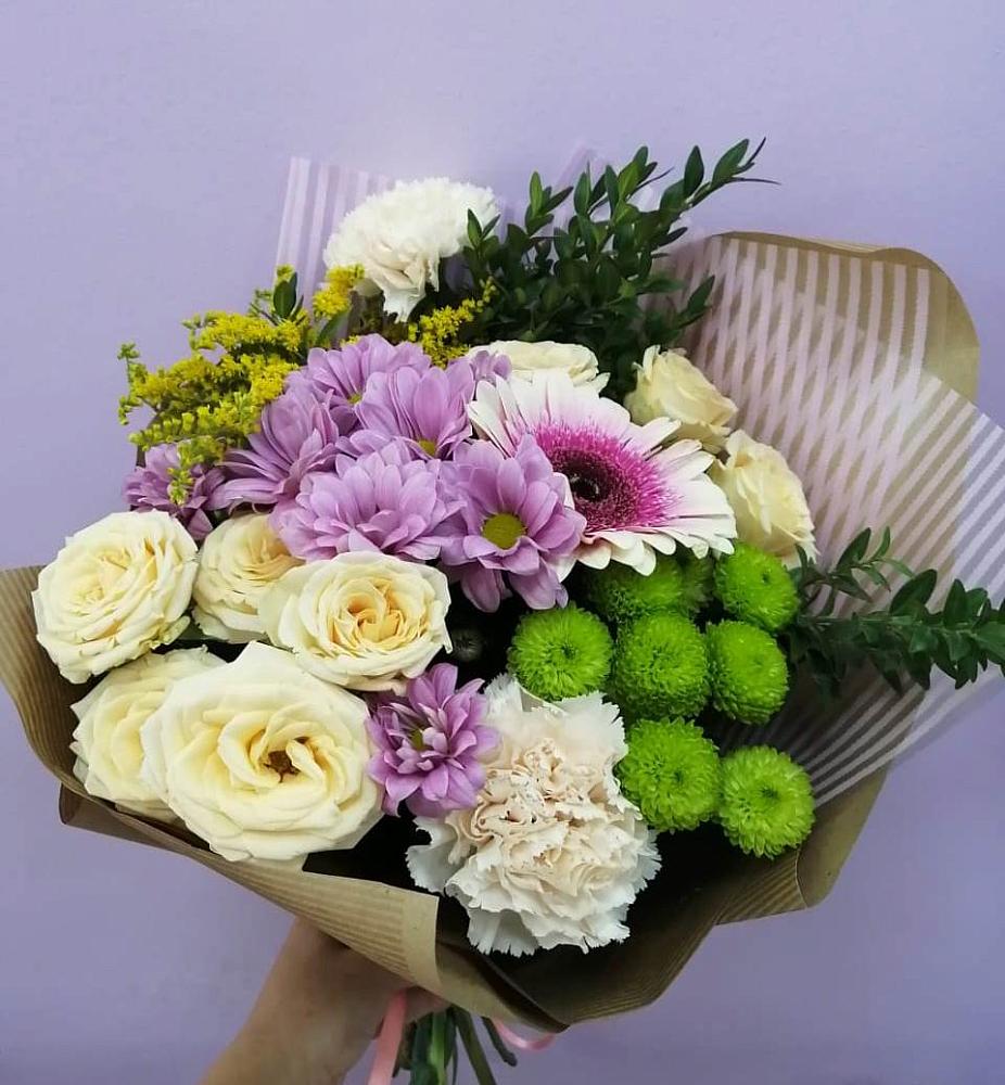 Букет цветов из: Хризантемы, Розы, Гвоздики и Герберы в Нижнетроицкий