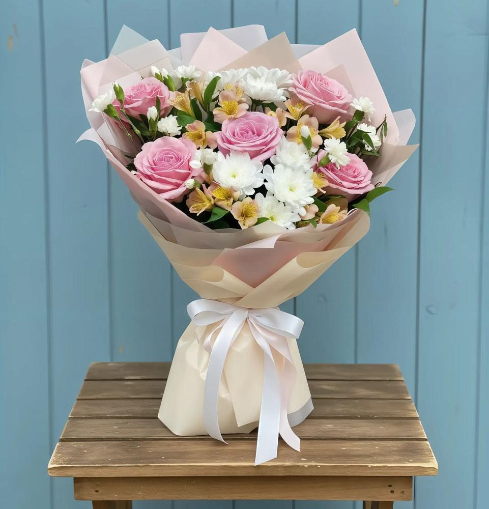 Букет цветов из: Гвоздики, Орхидеи и Розы в Нижнетроицкий