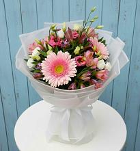 Букет цветов из:  Герберы, Альстромерии и Лизиантусы в Нижнетроицкий