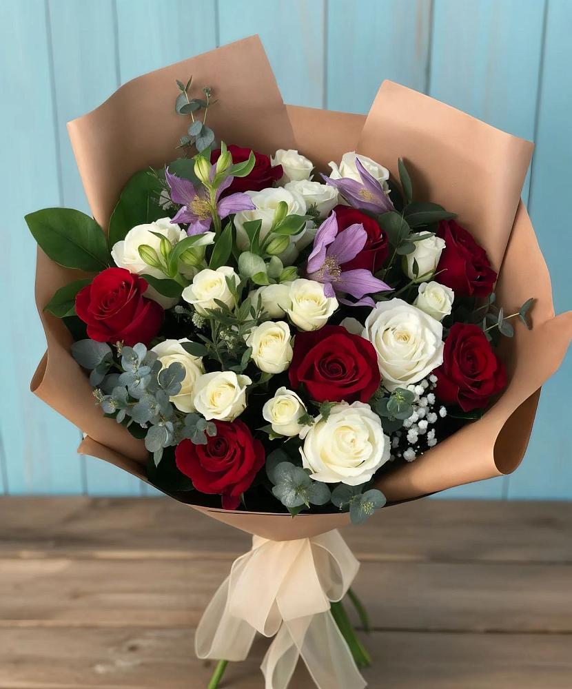 Букет цветов из: Розы и Альстромерии в Нижнетроицкий