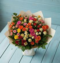 Букет Микс из разноцветных кустовых роз в Нижнетроицкий
