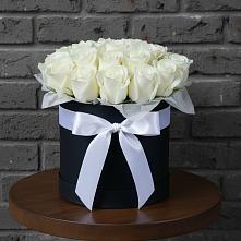 Цветочная композиция из Розы в шляпной коробке #REPLACE_PRED# Нижнетроицкий