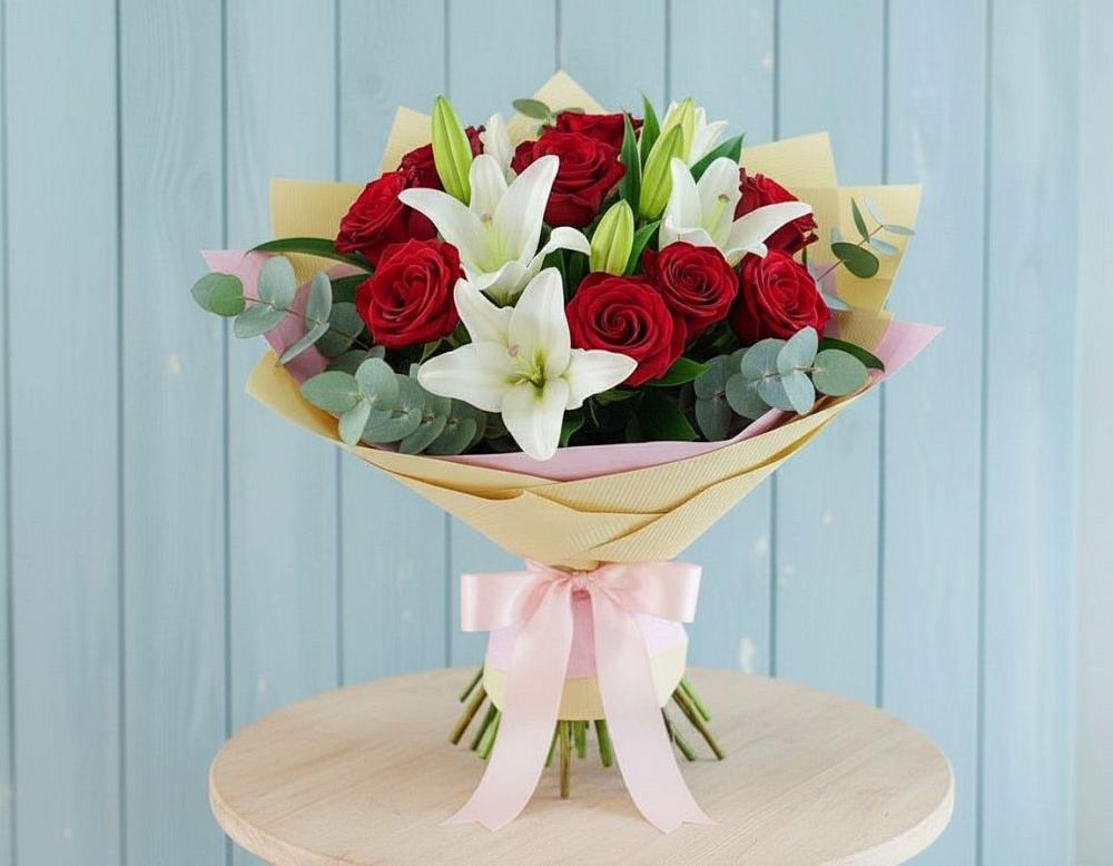 Букет цветов из: Лилии и Розы в Нижнетроицкий